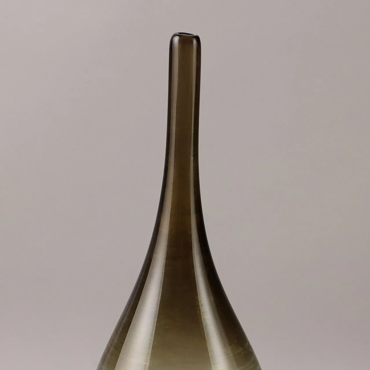 Vaso in vetro verde, anni '60 4