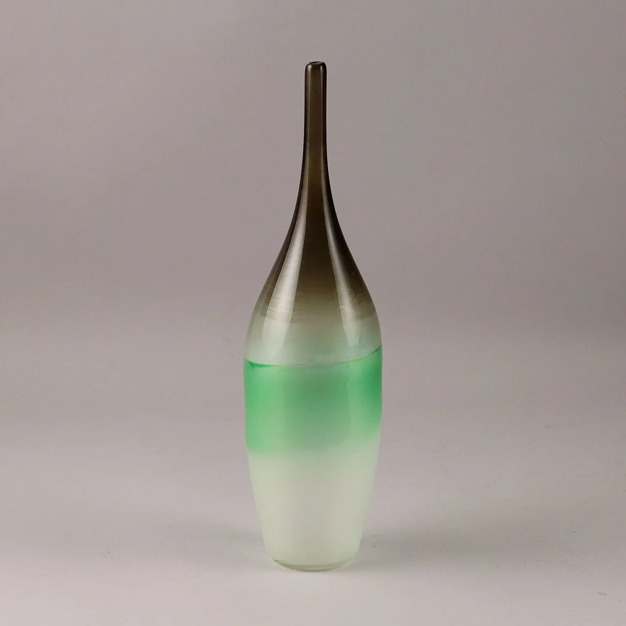 Vaso in vetro verde, anni '60 6