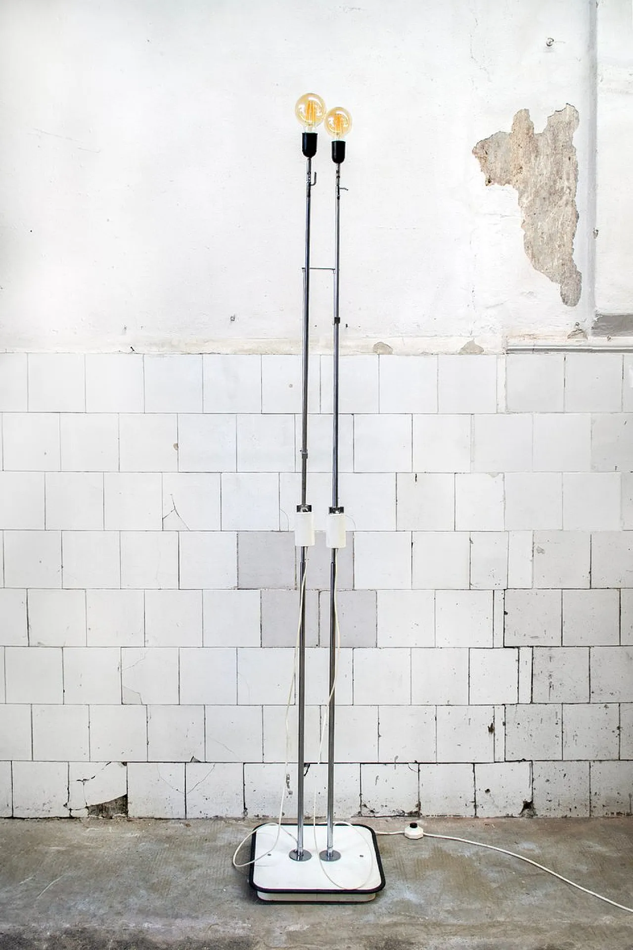Lampada da terra a due luci regolabile, anni '70 1