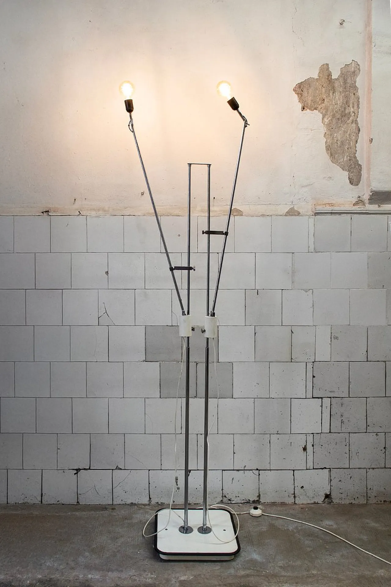 Lampada da terra a due luci regolabile, anni '70 3