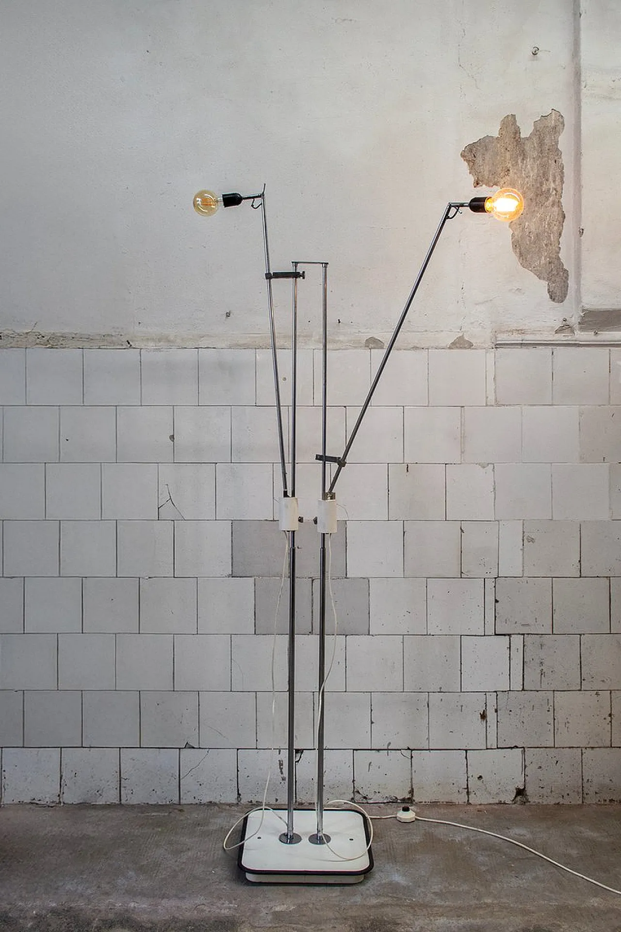 Lampada da terra a due luci regolabile, anni '70 4