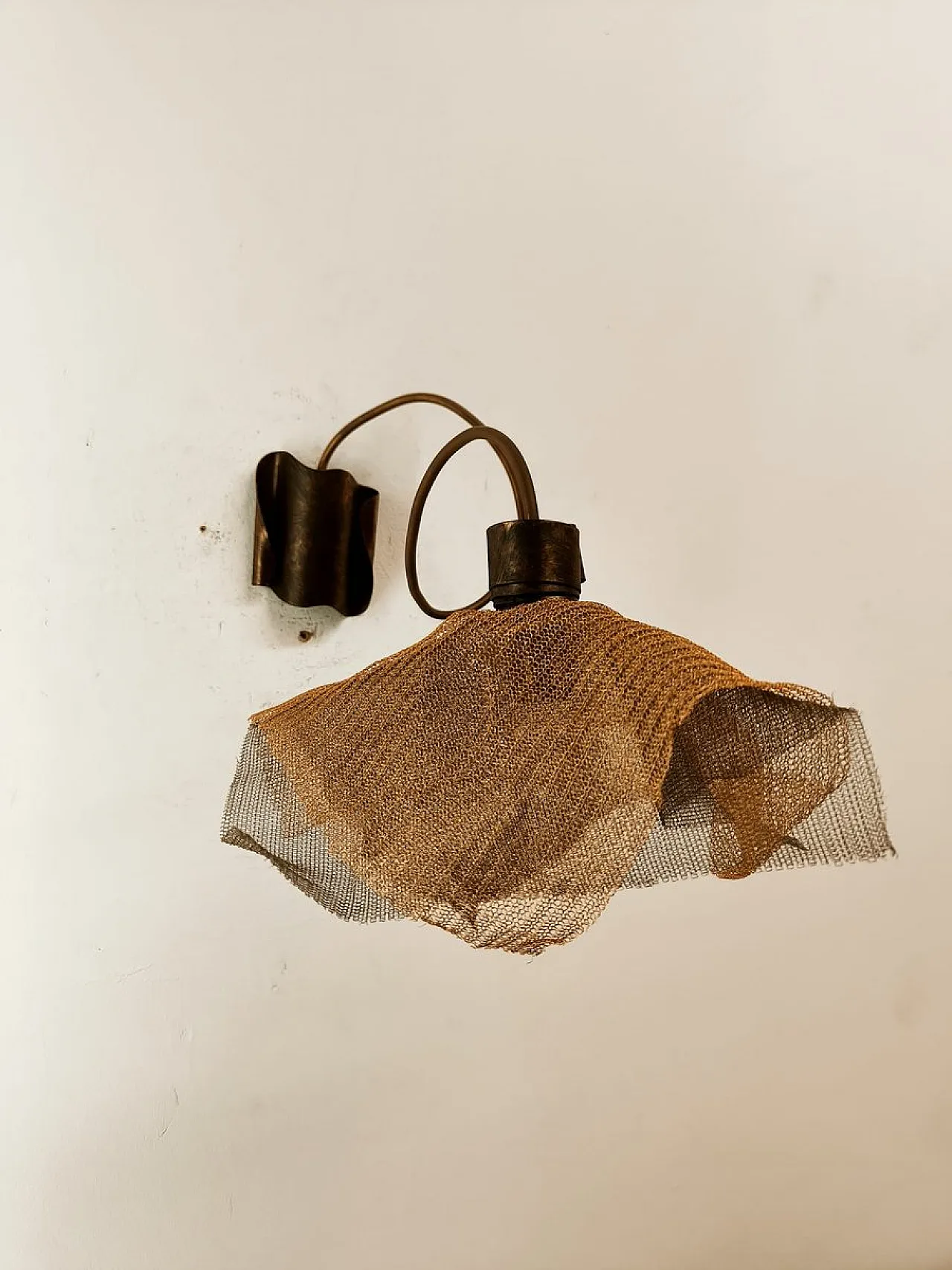 Applique orientabile in rame con fazzoletti in metallo, anni '90 5