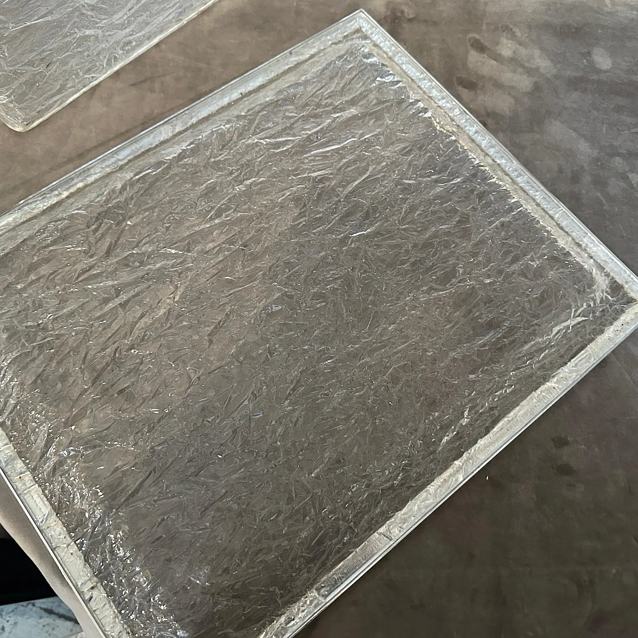 Vassoio in lucite e placcato argento di Ulderico Cavinato, anni '80 12