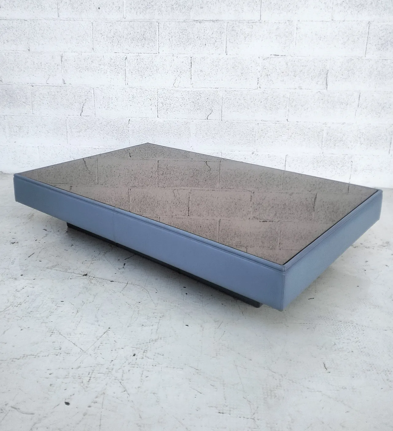 Coffee table by Luigi Massoni for Poltrona Frau 70's 3