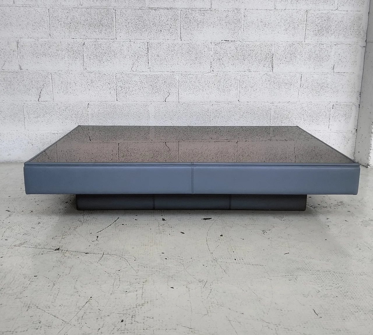 Coffee table by Luigi Massoni for Poltrona Frau 70's 10