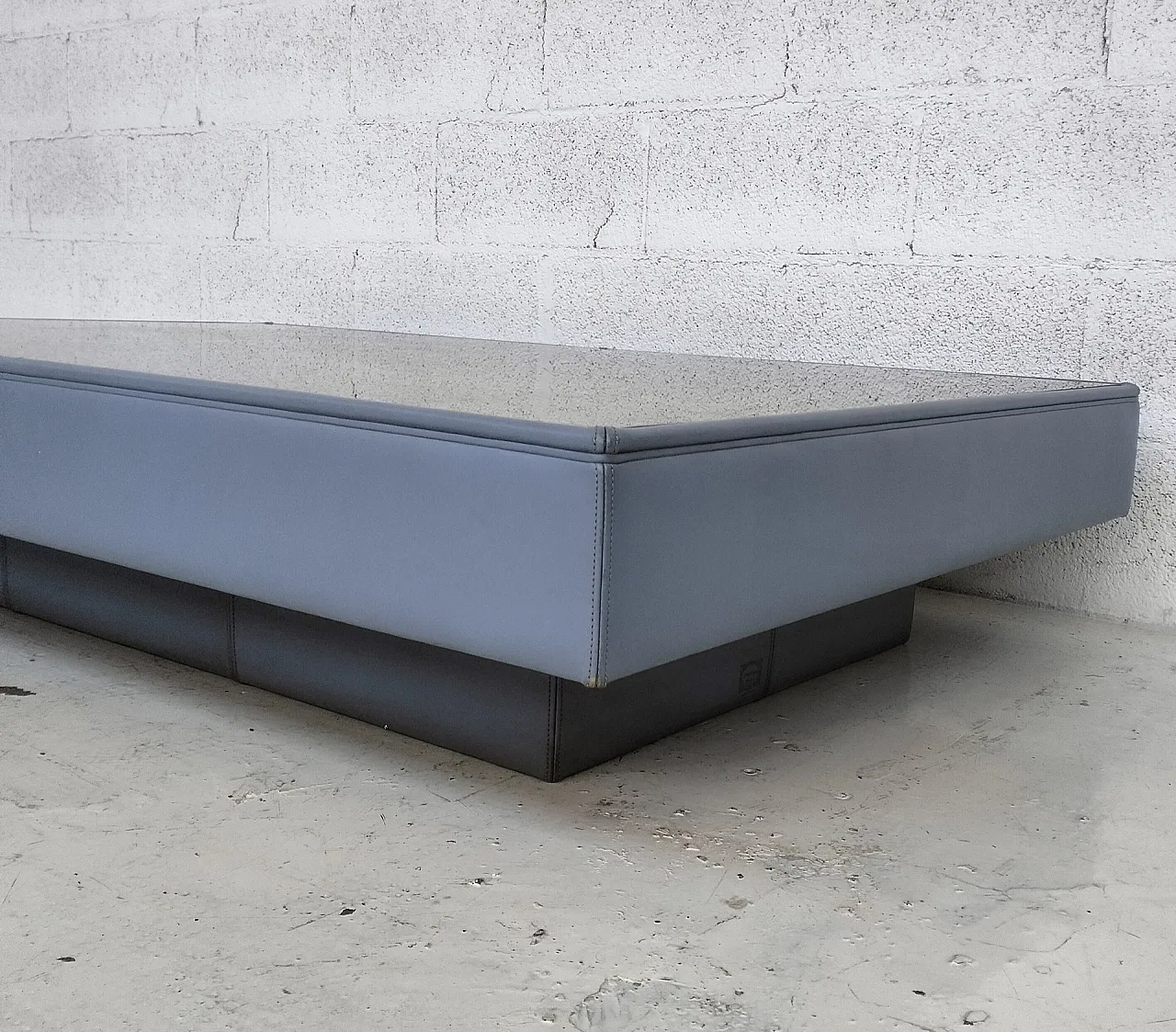 Coffee table by Luigi Massoni for Poltrona Frau 70's 13