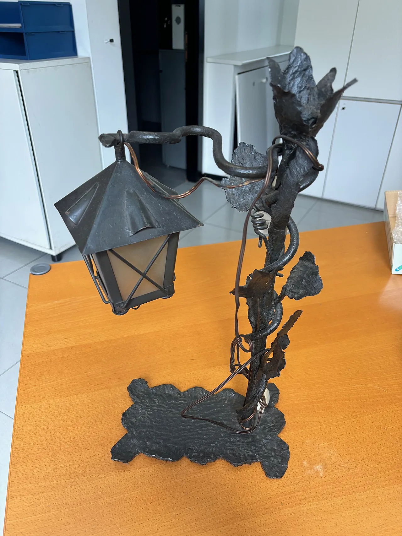 Lampada artigianale in ferro battuto, anni '70 1