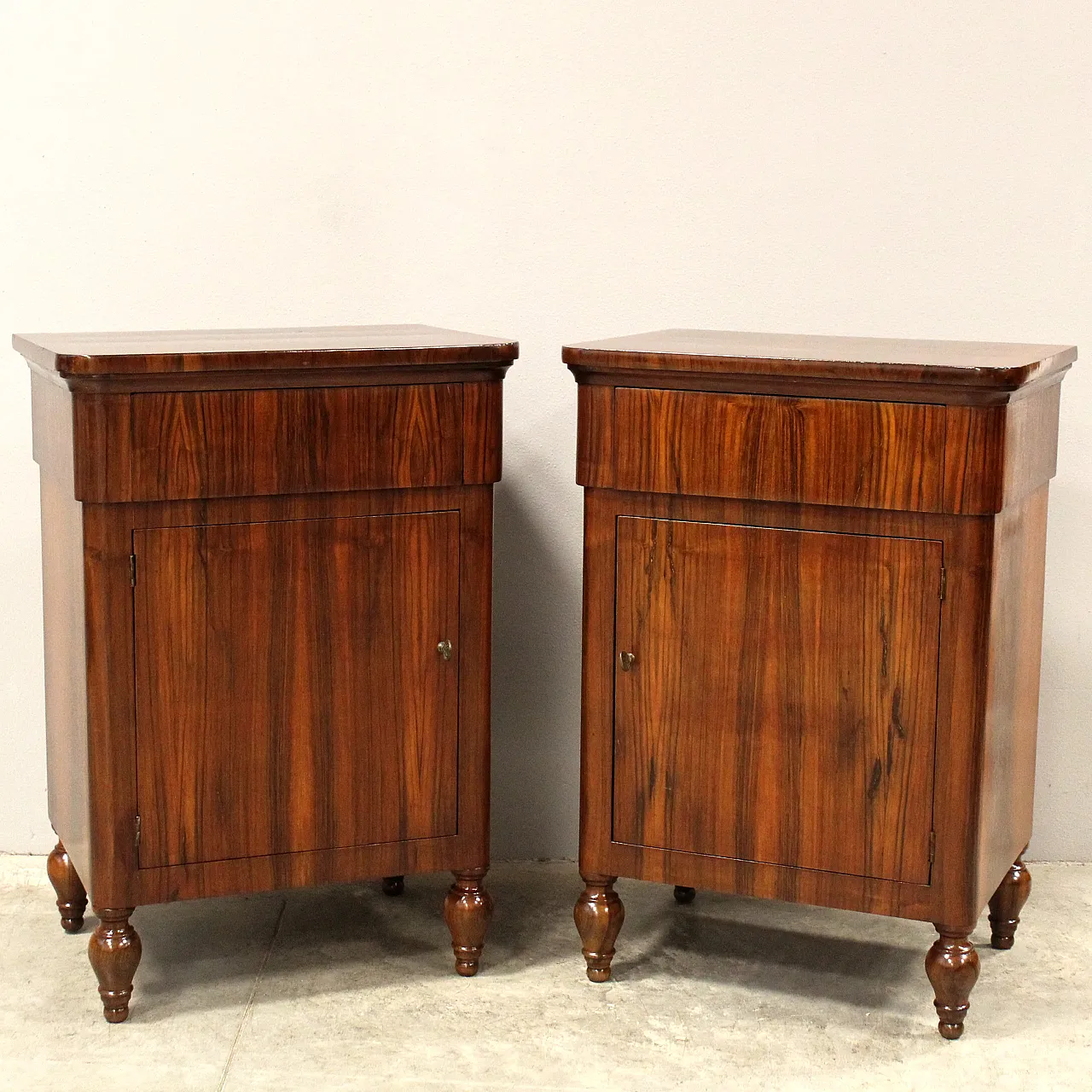 Pair of bedside tables in walnut Carlo X, 19th century 1