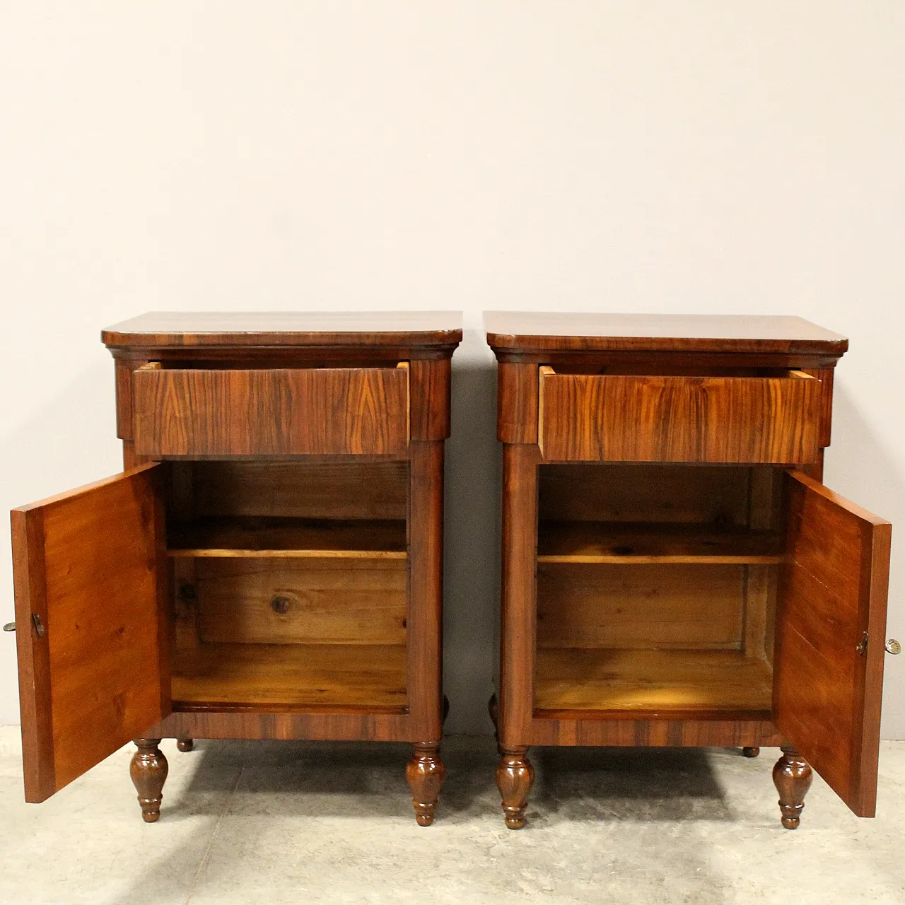 Pair of bedside tables in walnut Carlo X, 19th century 7