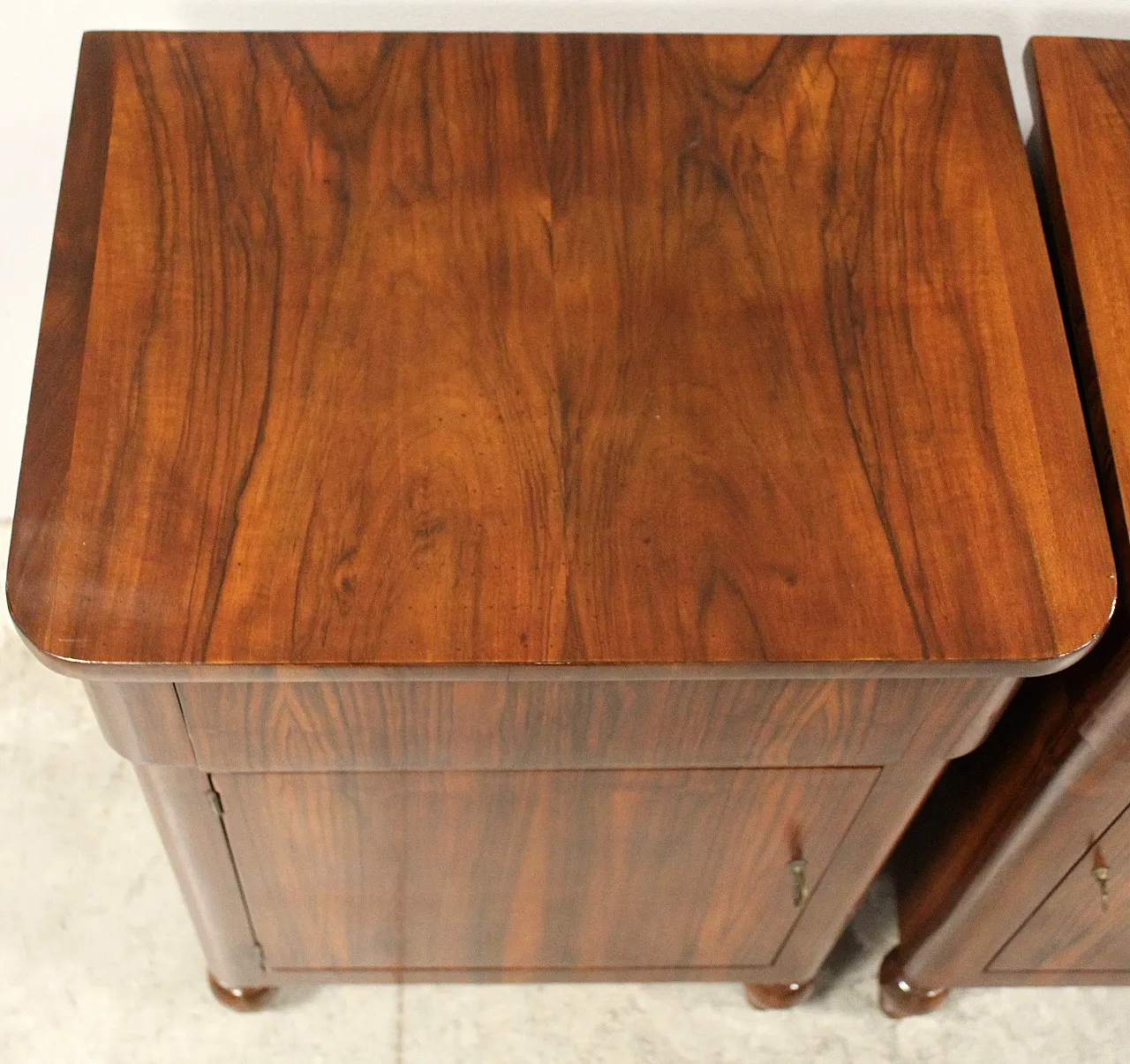 Pair of bedside tables in walnut Carlo X, 19th century 8