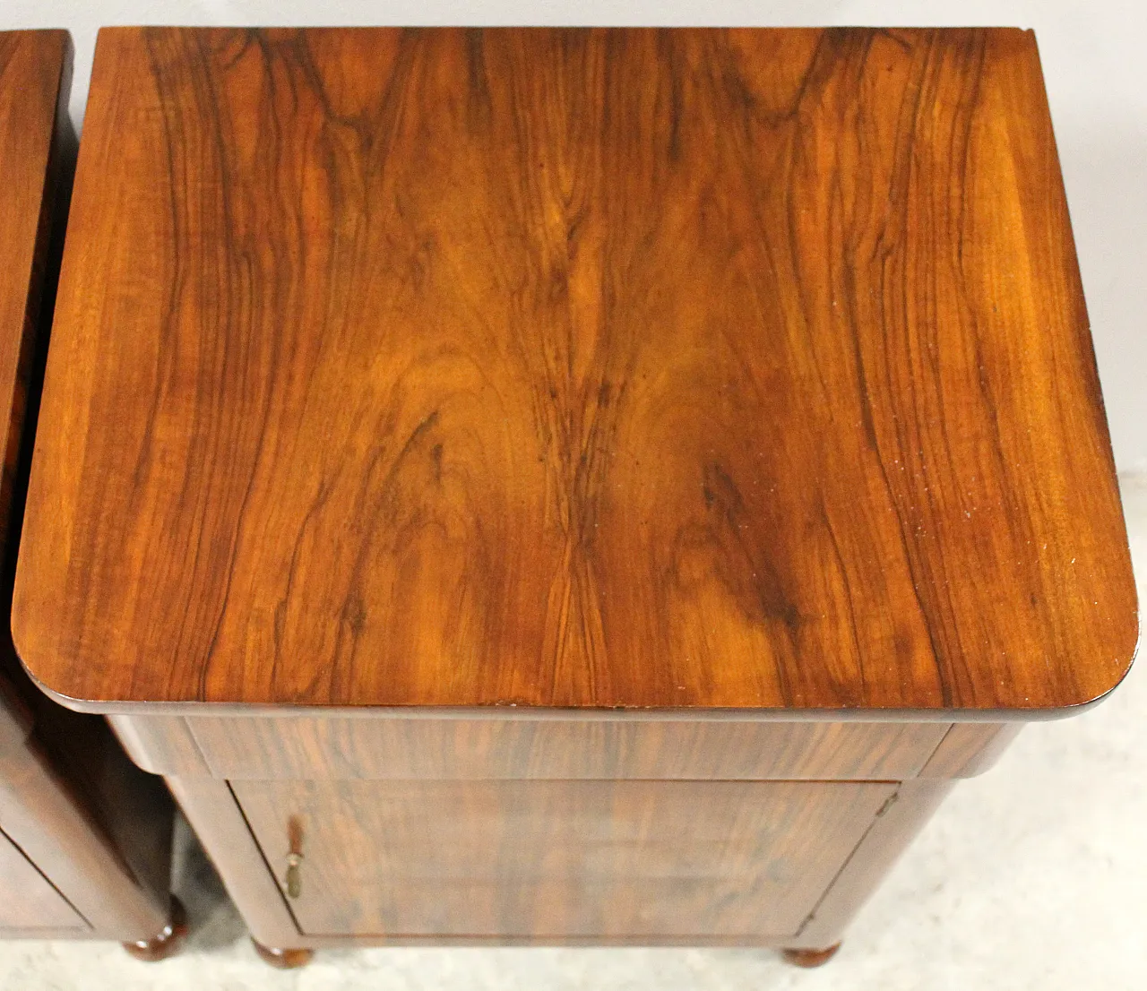 Pair of bedside tables in walnut Carlo X, 19th century 9