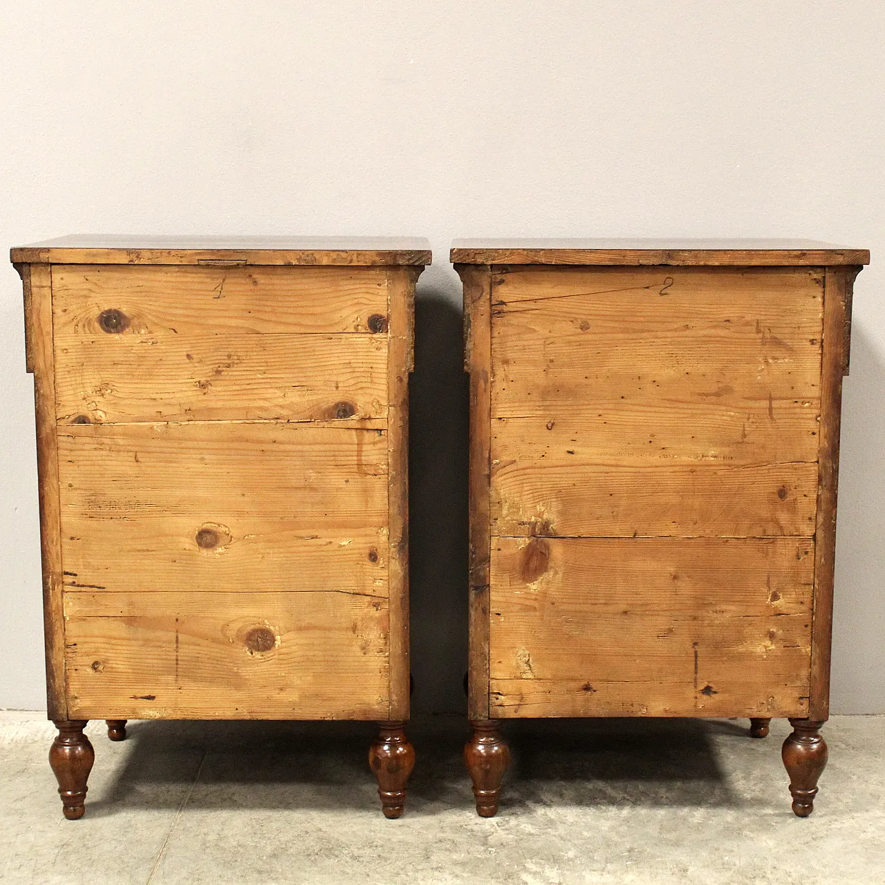 Pair of bedside tables in walnut Carlo X, 19th century 10