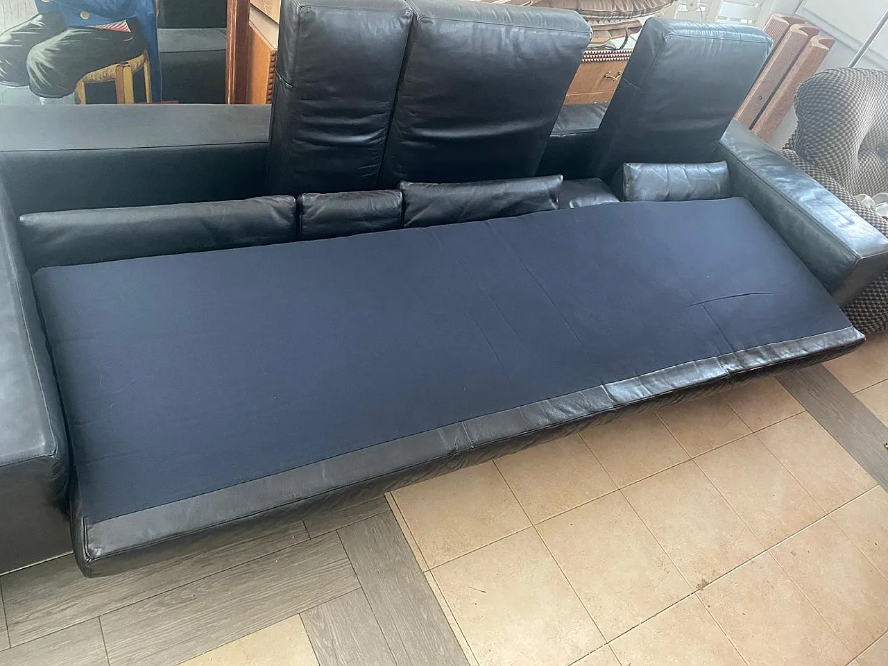 Divano Domino in pelle di Massimo Morozzi per Cassina, anni '80 11