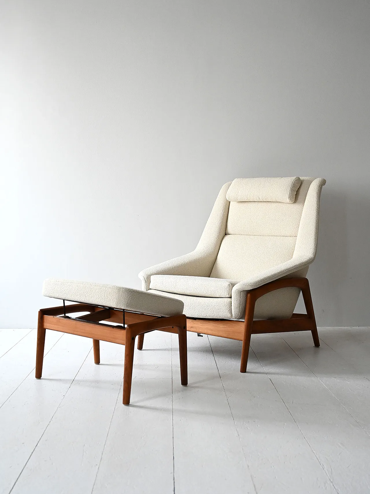 Vintage Scandinavian armchair with pouf 1