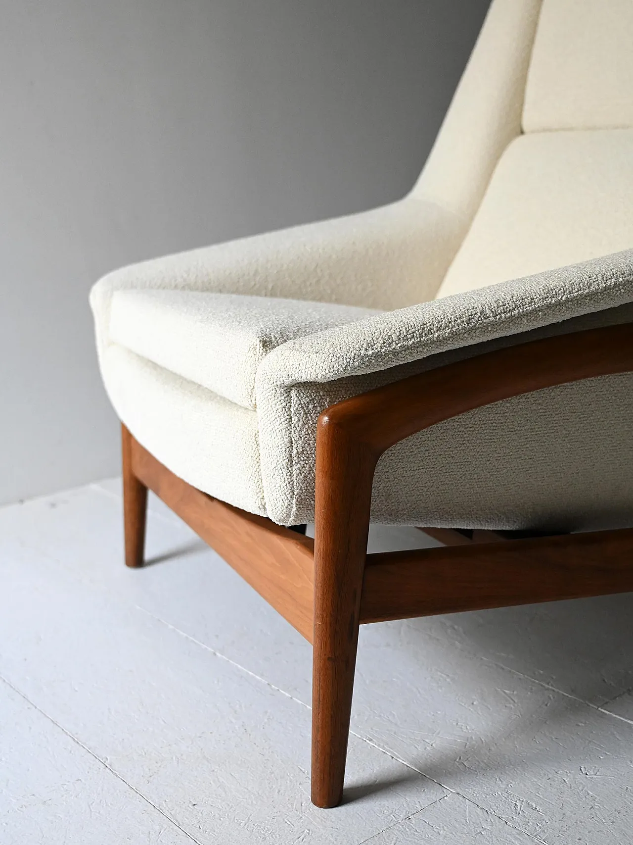 Vintage Scandinavian armchair with pouf 8