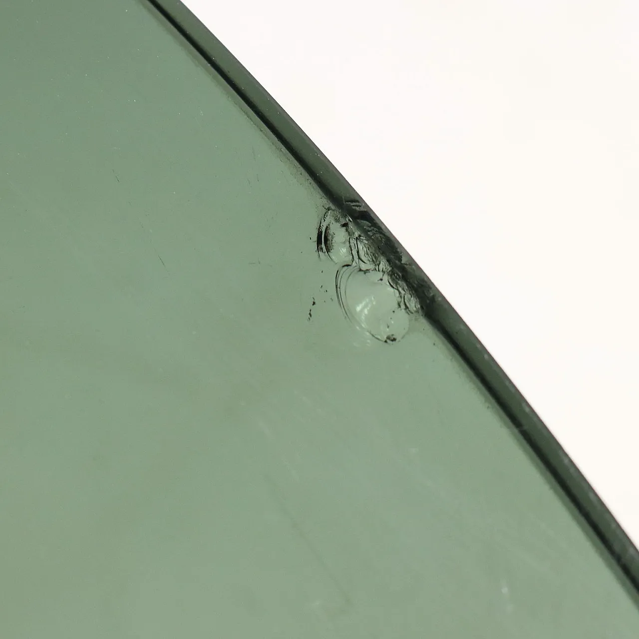 Round table in chromed aluminum and fumé glass top, 1960s 6