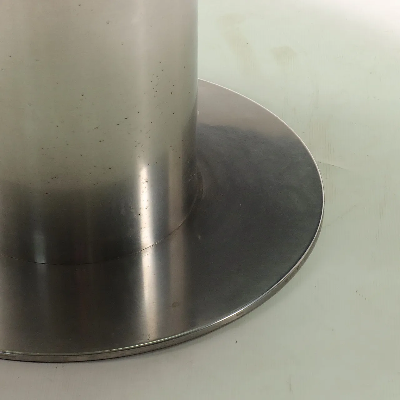 Round table in chromed aluminum and fumé glass top, 1960s 9