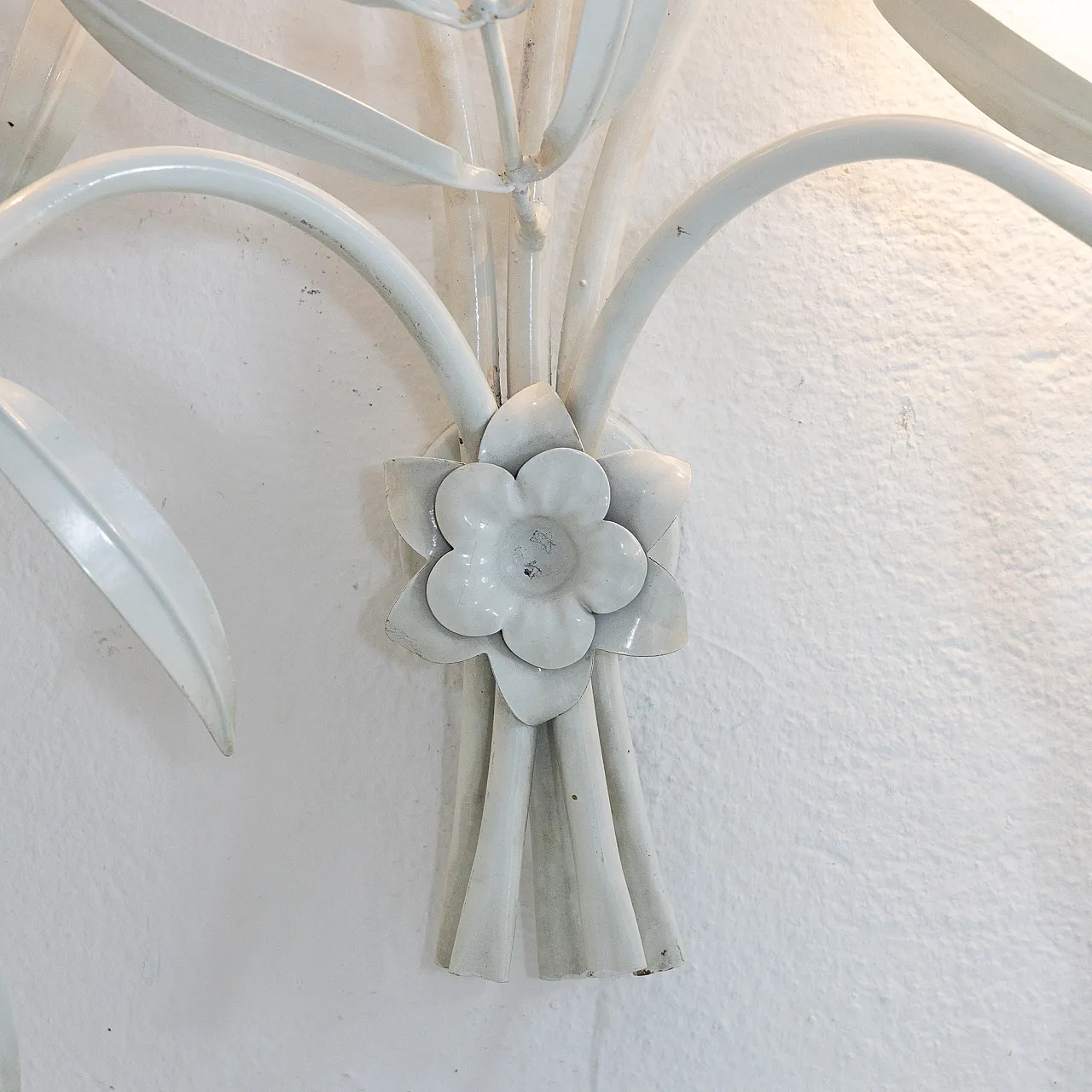 Grande lampada da muro in metallo, anni '70 2