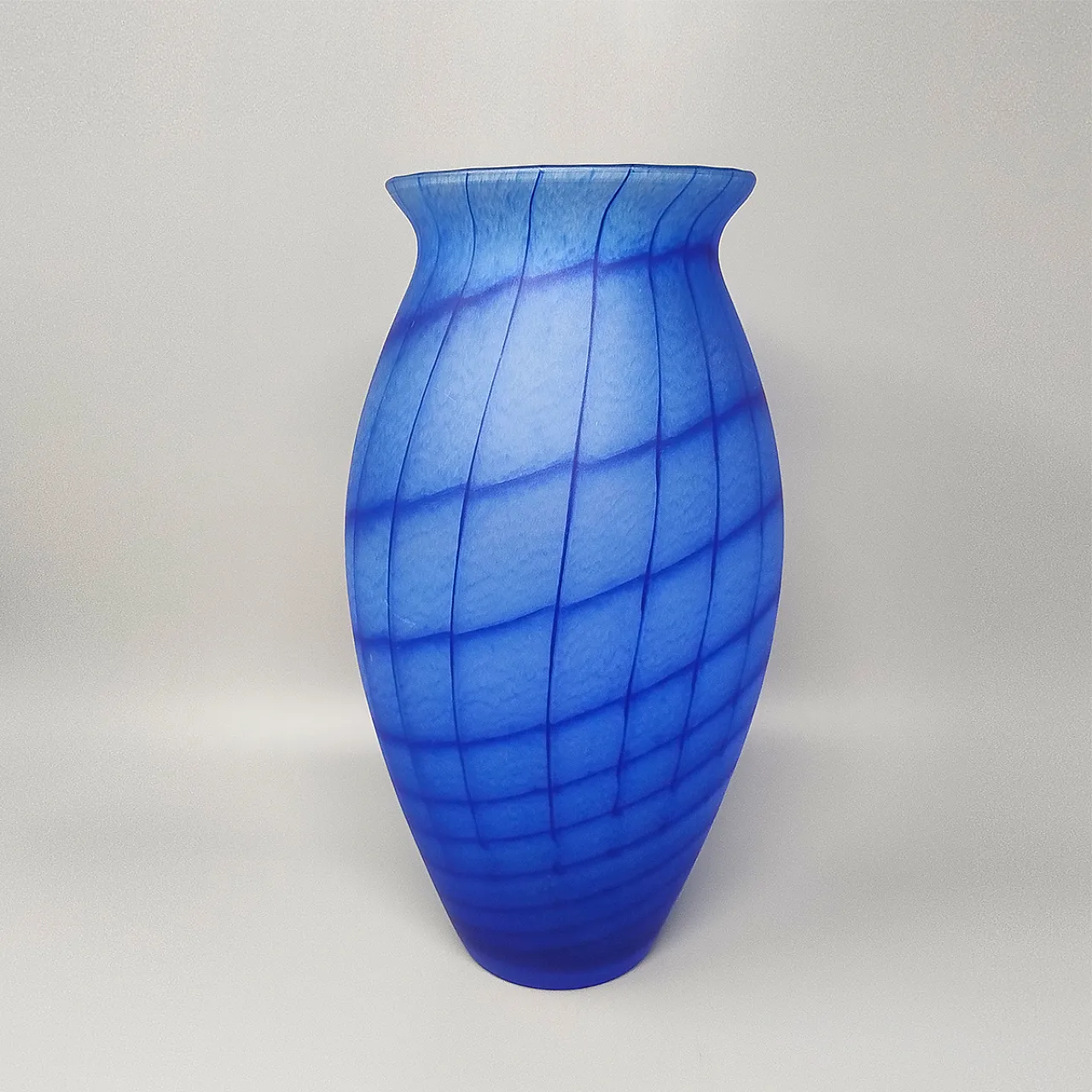 1970s Luxury Blue Handrafted Vase in Murano Glass by Artelinea. Made i 3