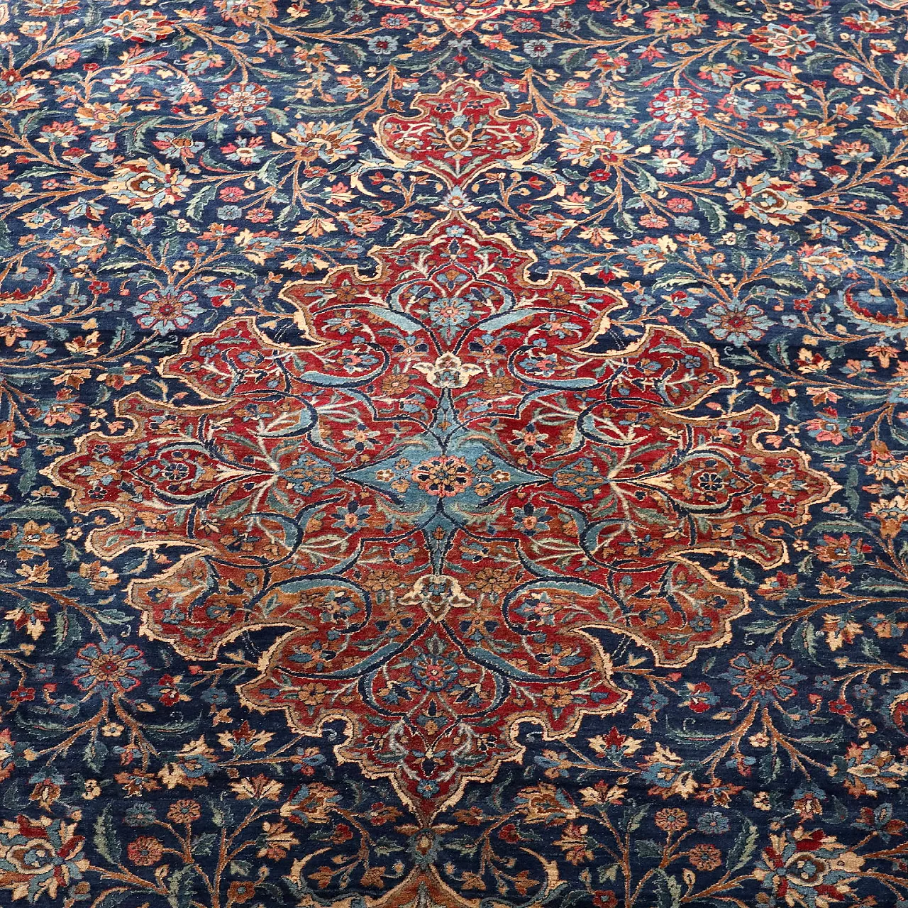 Thin knot Mashad rug in cotton and wool 3