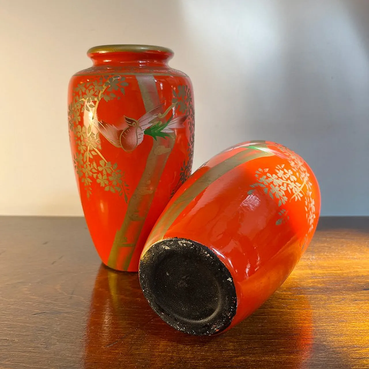 Coppia di vasi orientali in ceramica dipinta, anni '50 13