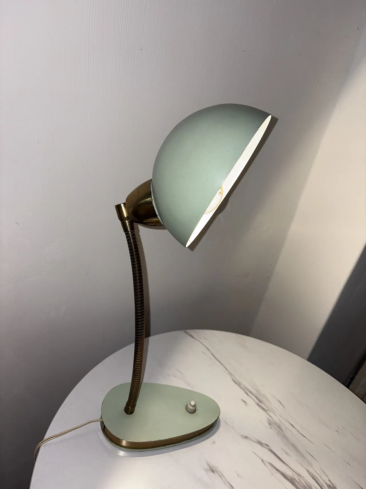 Lampada da tavolo verde acqua, anni '50 5