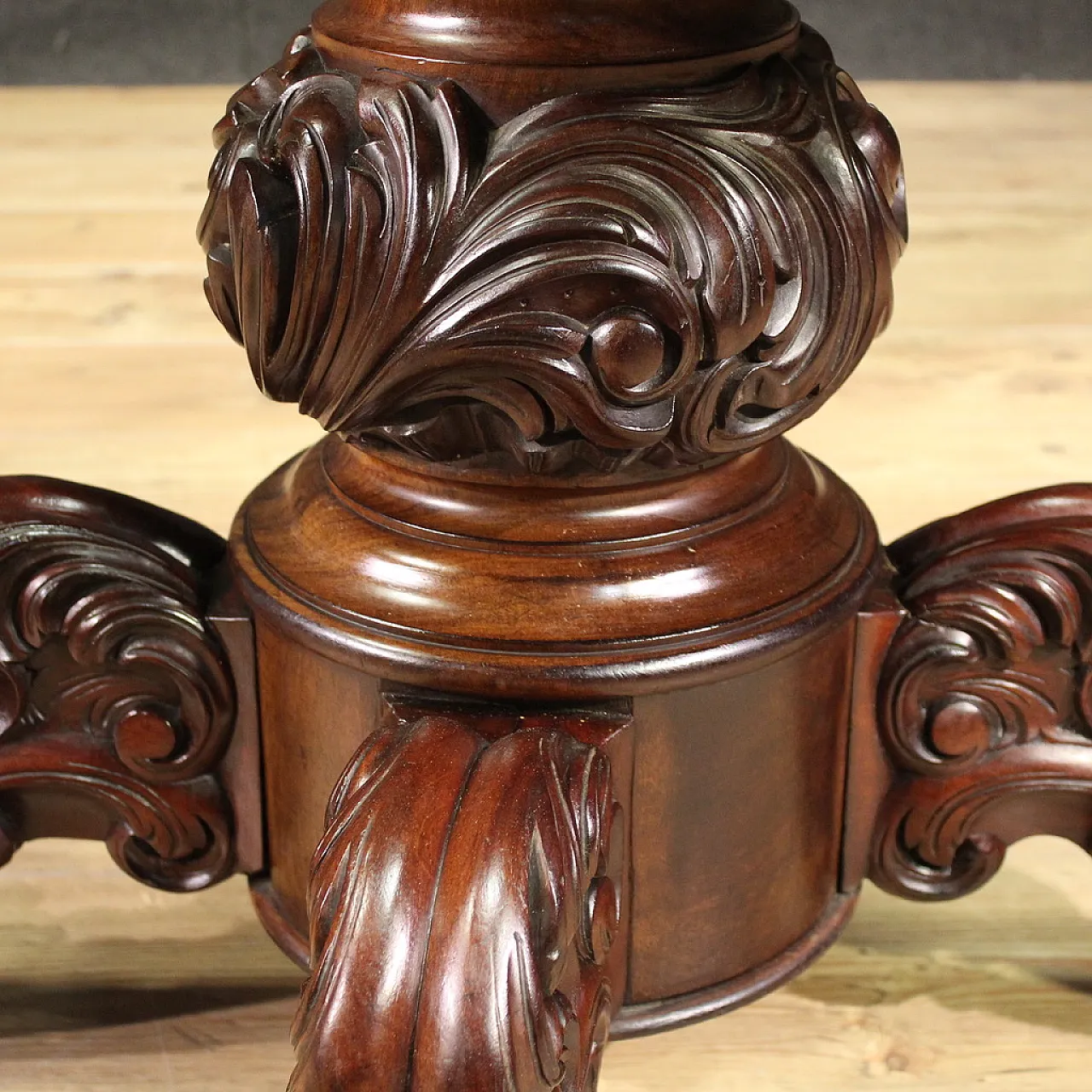 Extendable round table in mahogany wood, '800 12