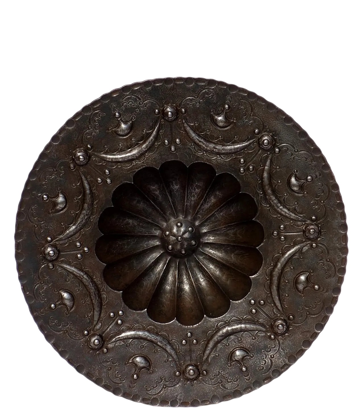 Piatto Liberty in ferro battuto di Savini, inizio '900 9