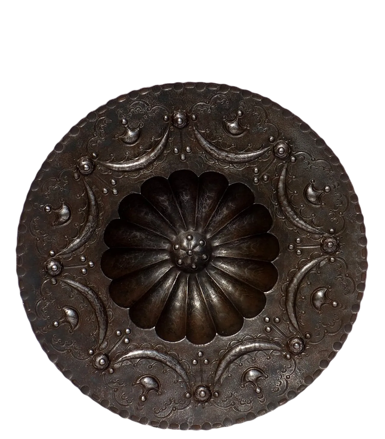 Piatto Liberty in ferro battuto di Savini, inizio '900 10