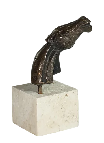 Scultura Testa di cavallo di Bruno Cassinari, anni '70