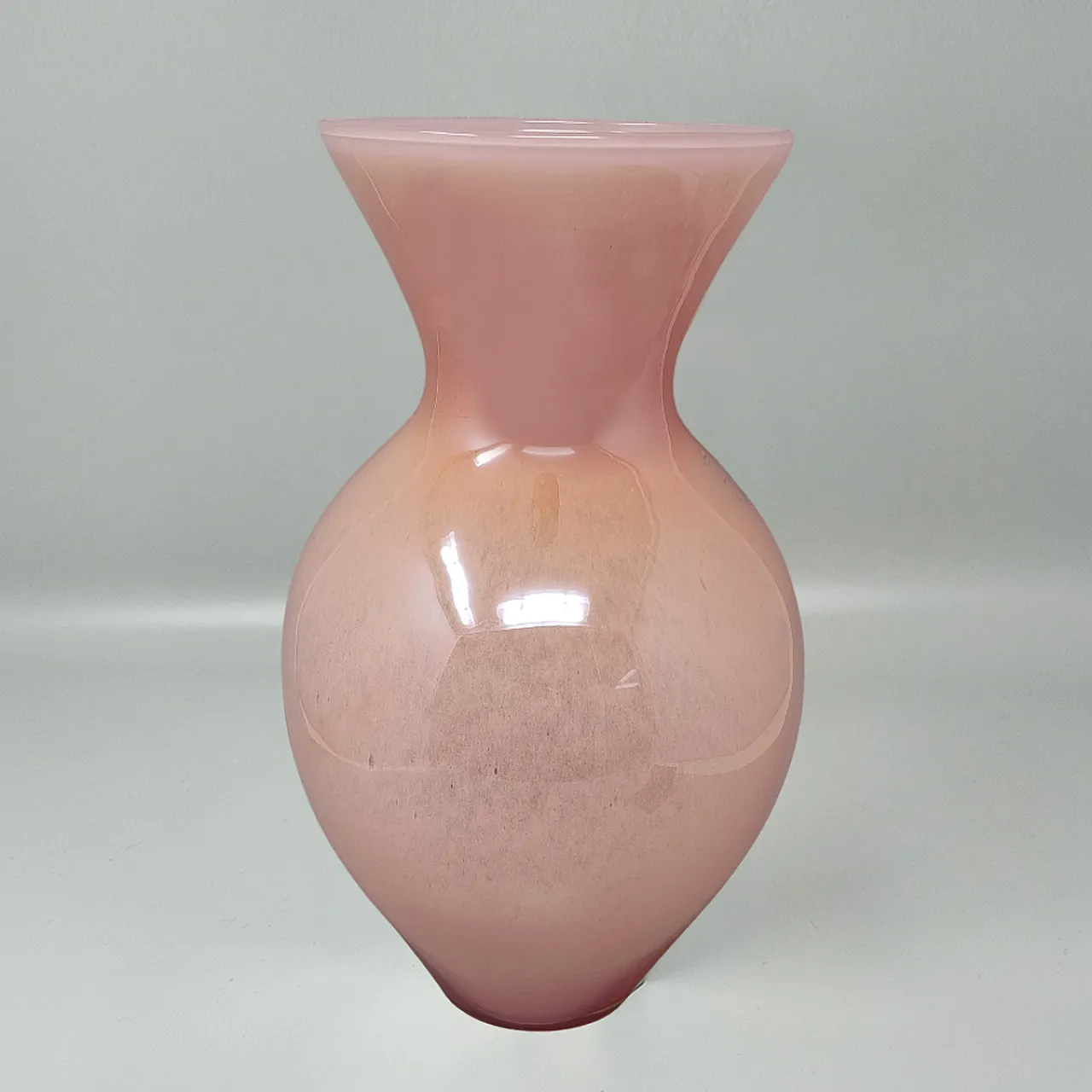 Pink Handcrafted Vase in Murano Glass by Master of the glass, 70s 3