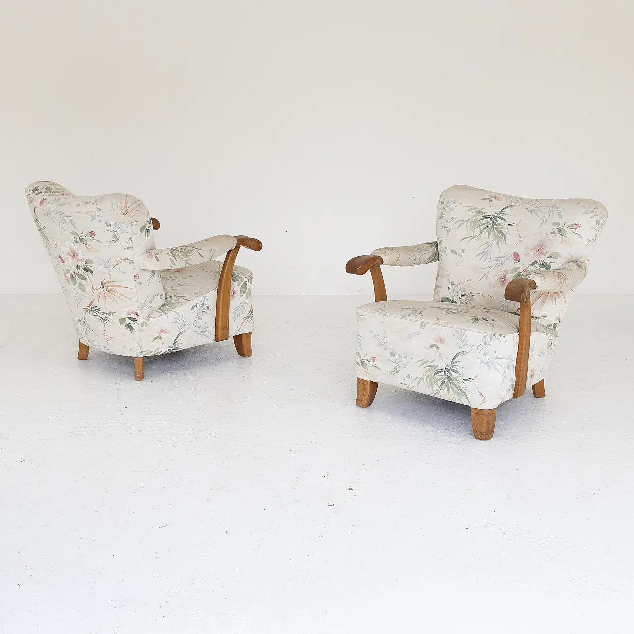 Pair of armchairs, 1950s 10