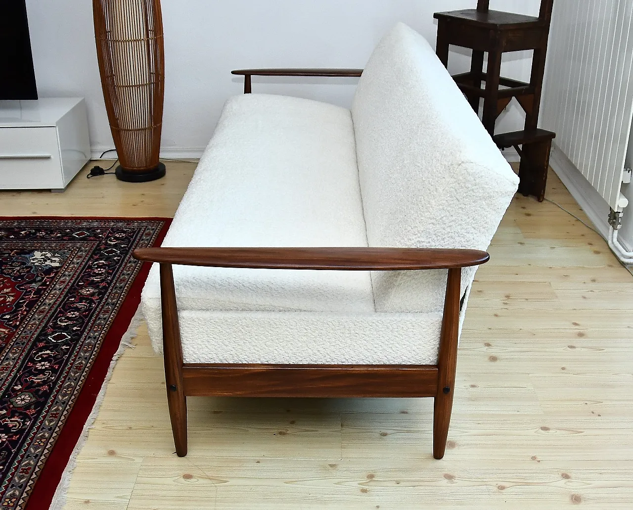 Scandinavian foldable Teak sofa in creamy white Bouclé, 1960s 4
