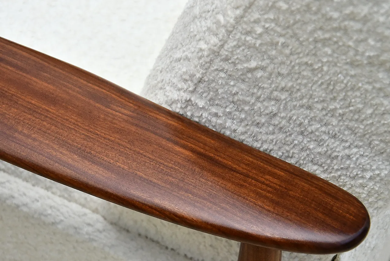 Scandinavian foldable Teak sofa in creamy white Bouclé, 1960s 6