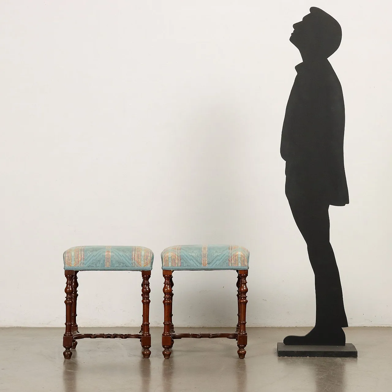 Pair of walnut stools with turned legs, late 19th century 2