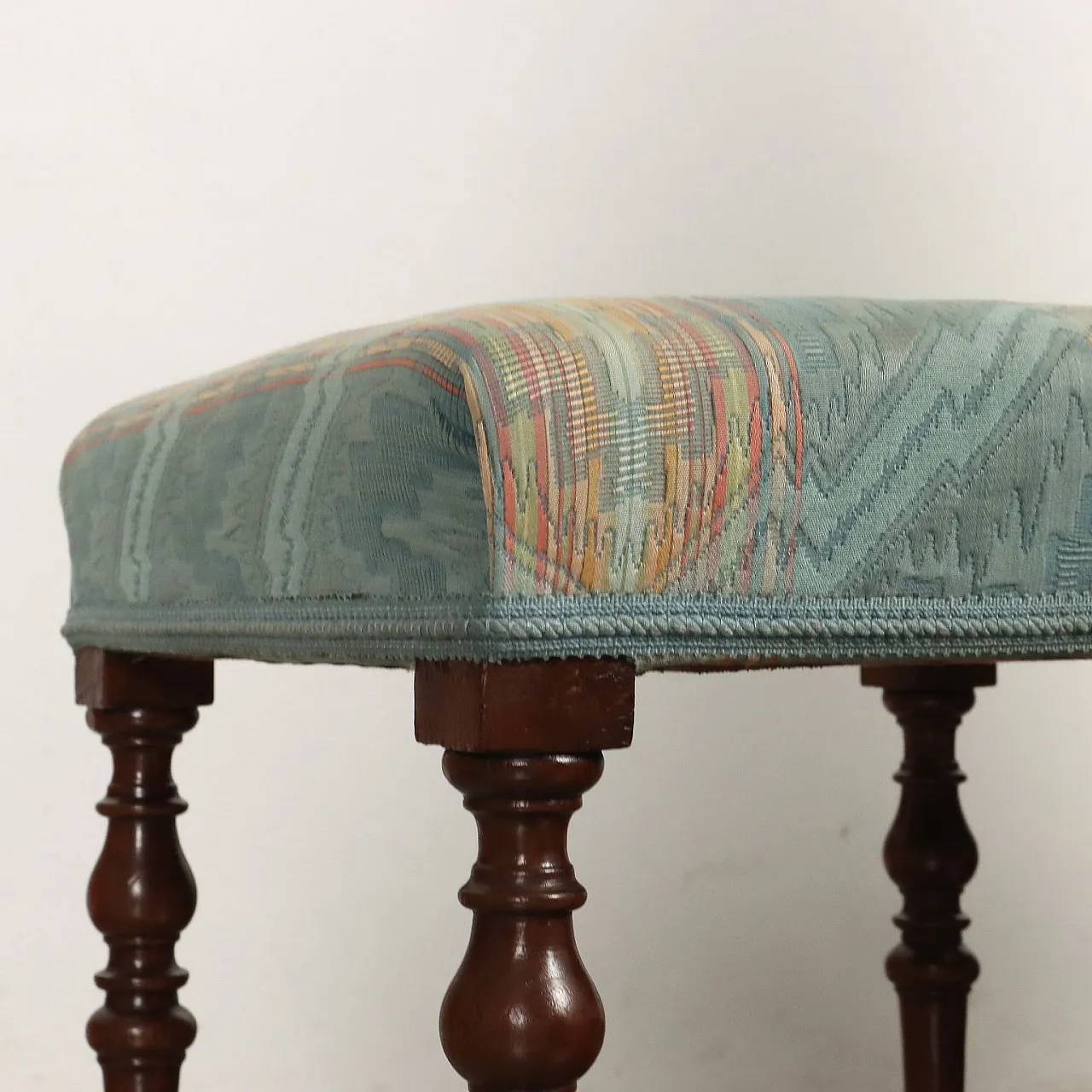 Pair of walnut stools with turned legs, late 19th century 3