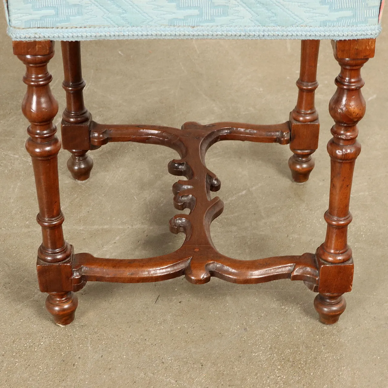 Pair of walnut stools with turned legs, late 19th century 5