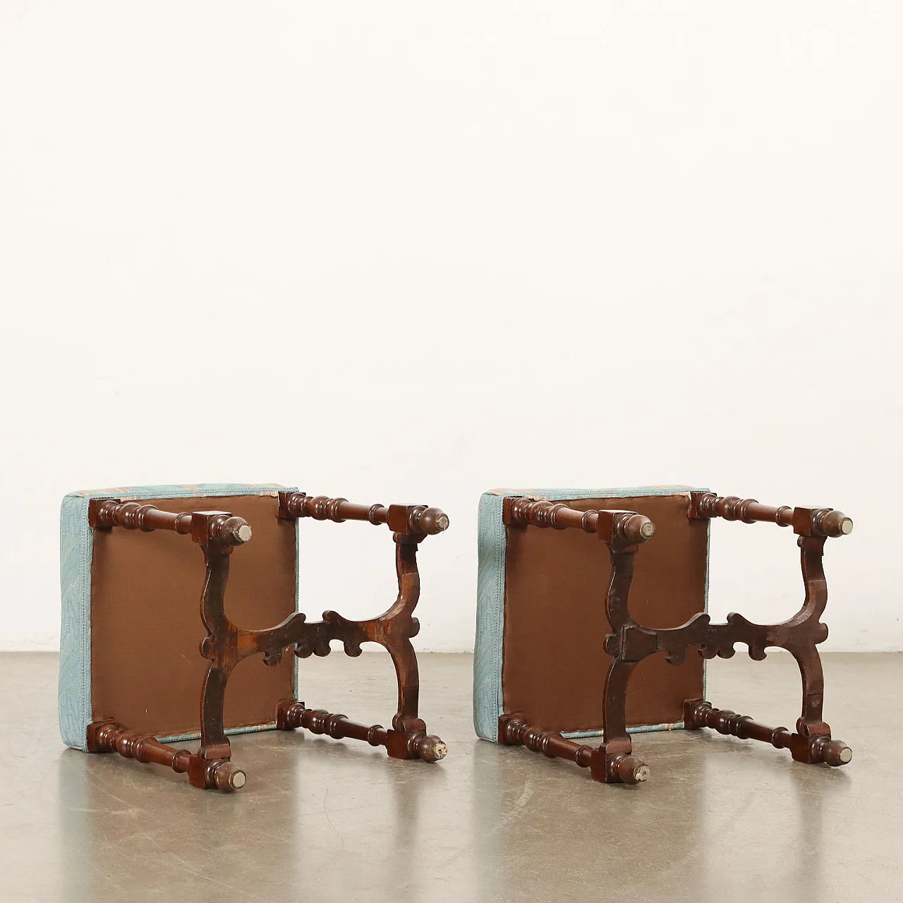 Pair of walnut stools with turned legs, late 19th century 9