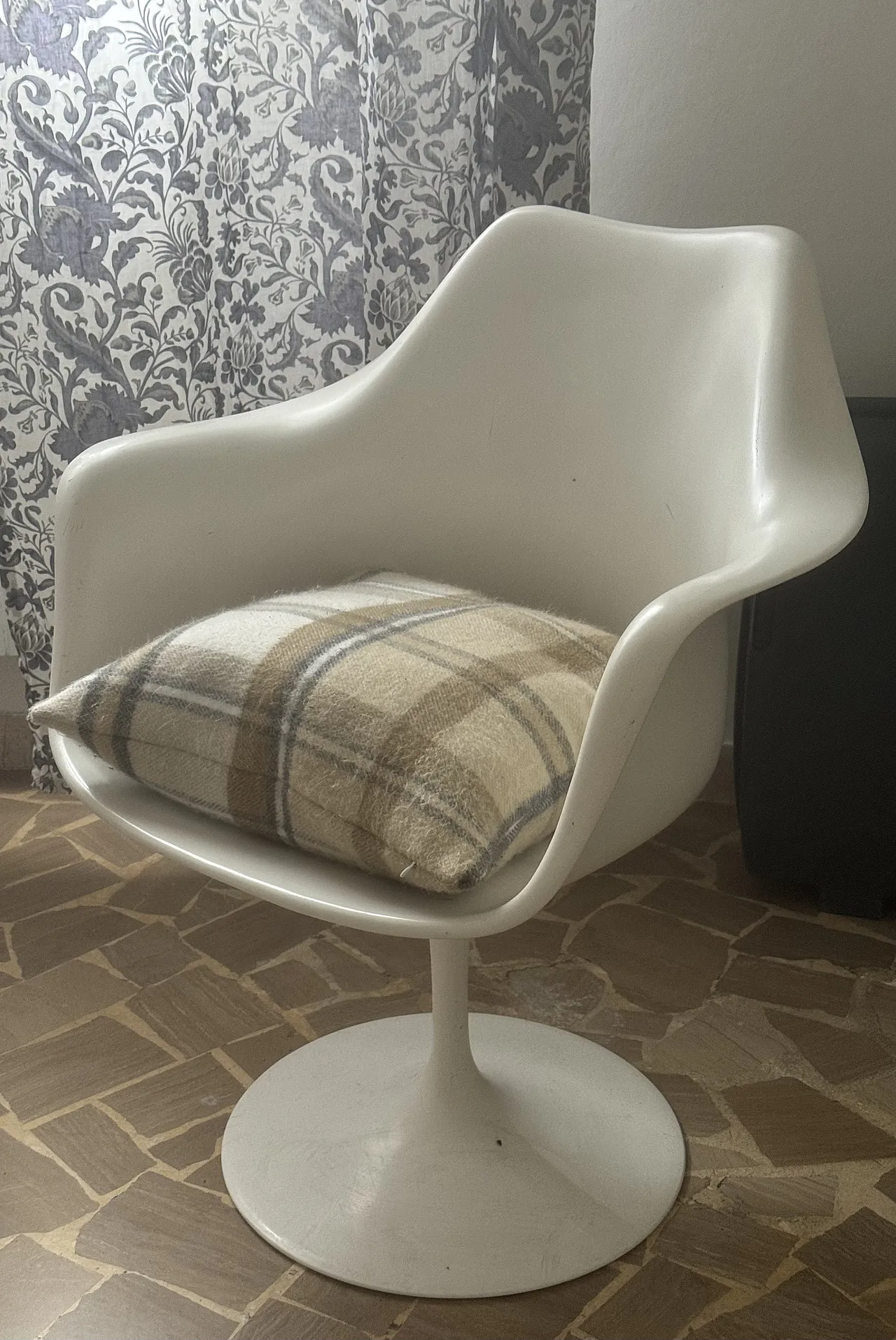 8 Tulip Poltroncine di Eero Saarenin 10