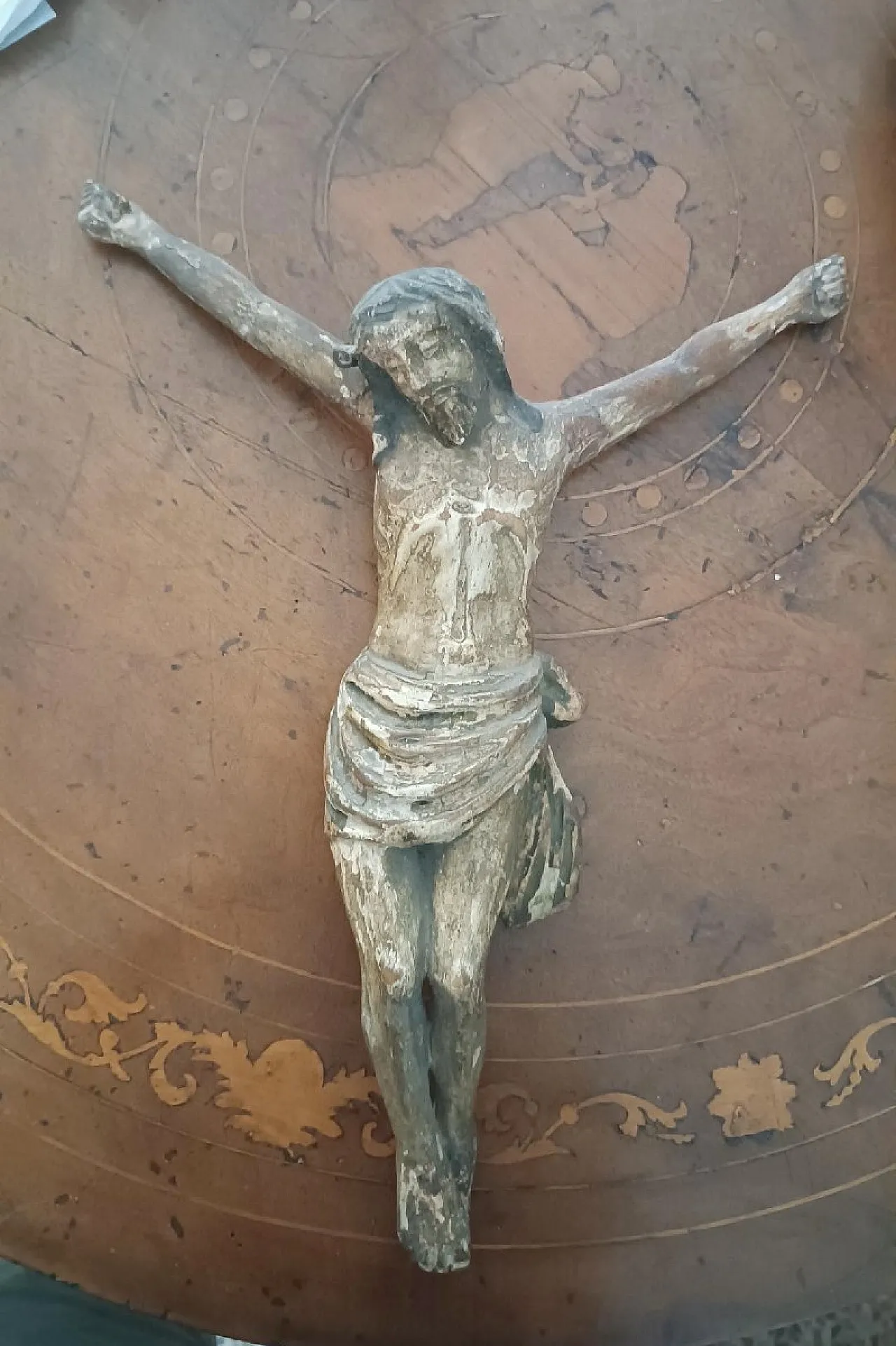 Antique Christ in polychrome wood, 18th century 1