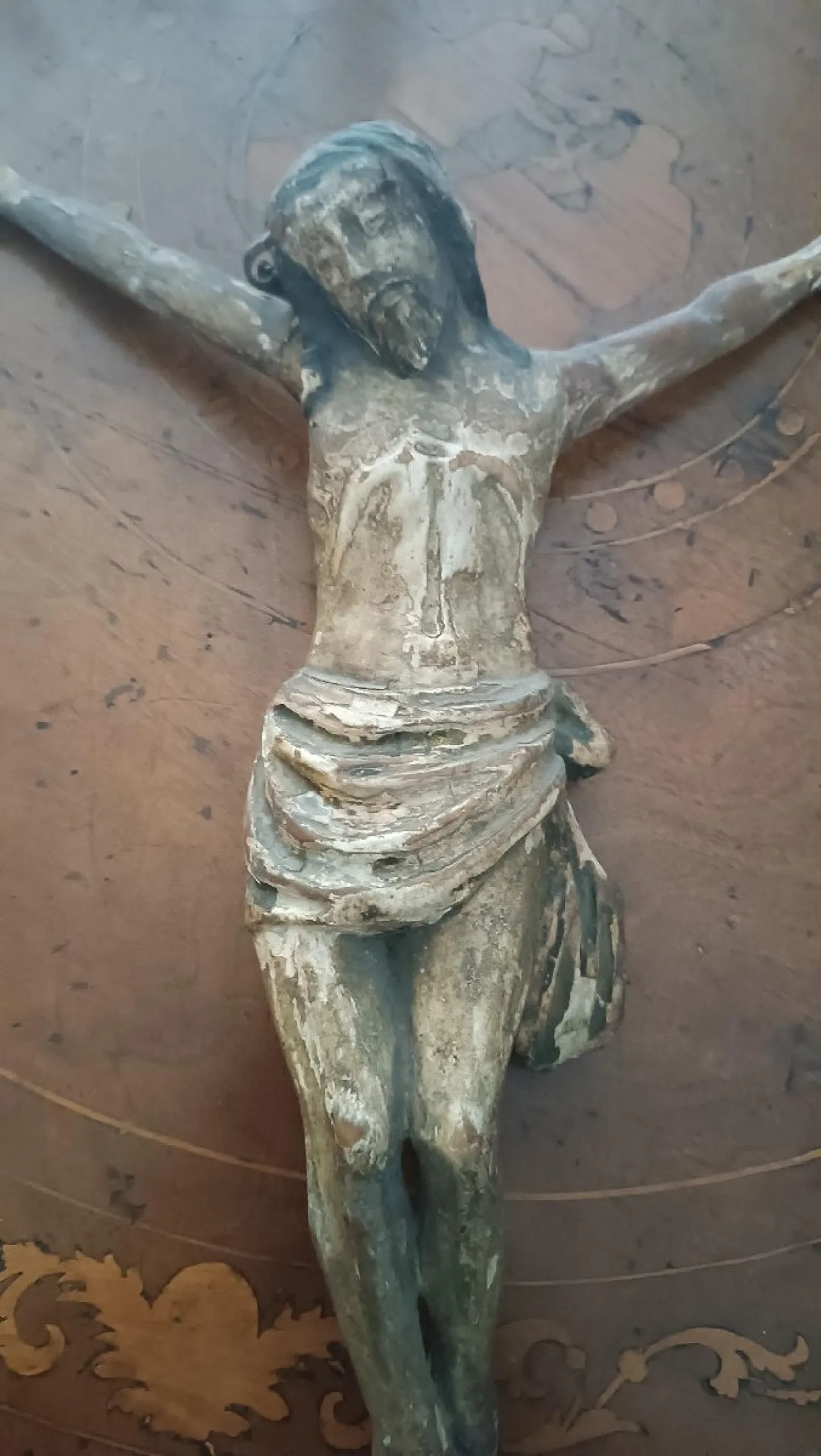 Antique Christ in polychrome wood, 18th century 2