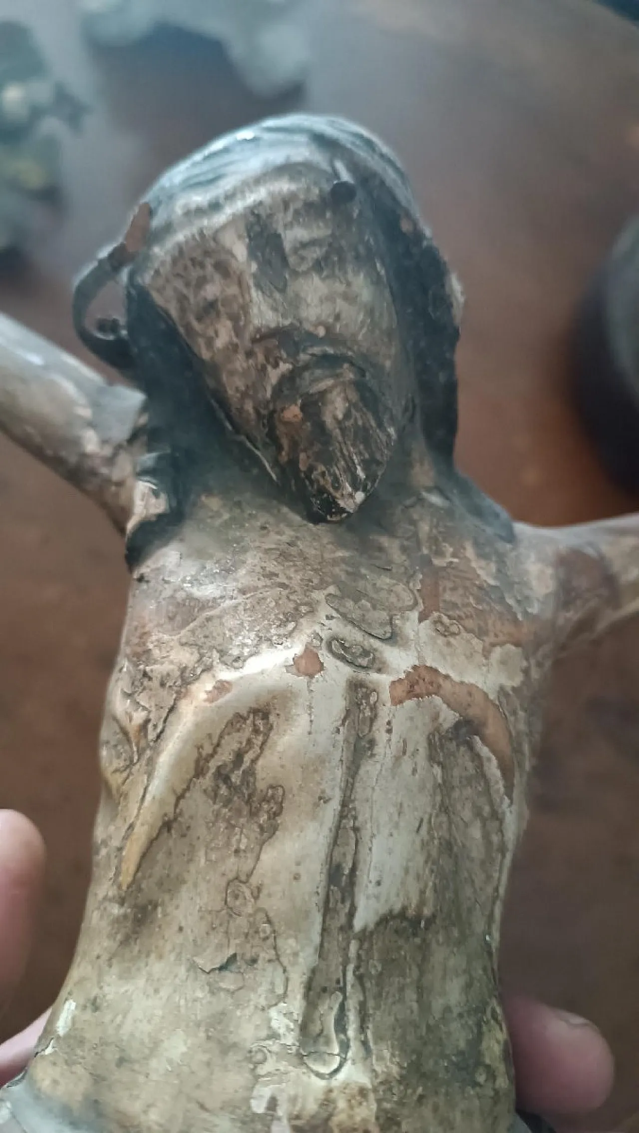 Antique Christ in polychrome wood, 18th century 6