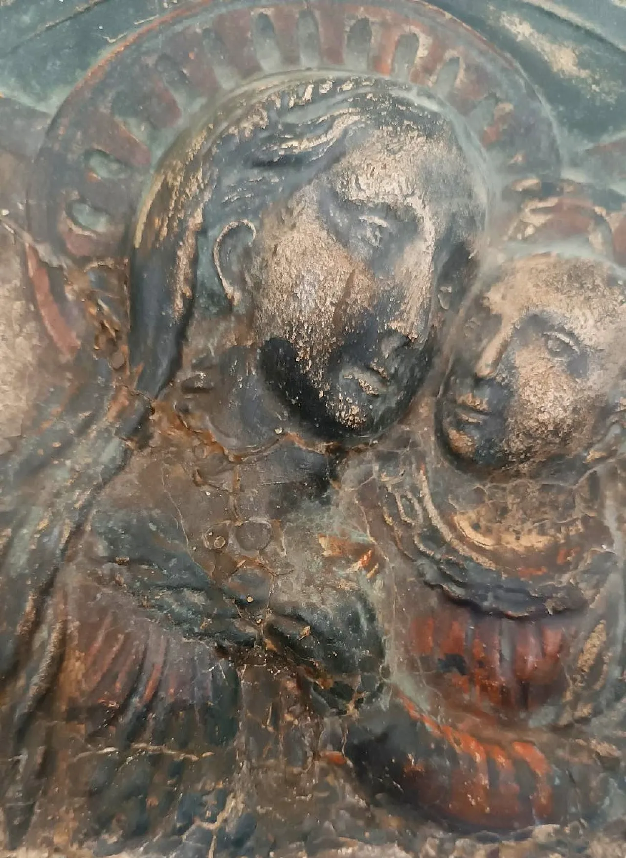 Virgin and Child in papier-mâché, 17th century 4