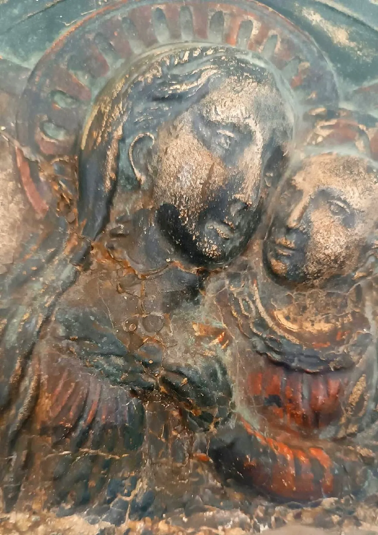 Virgin and Child in papier-mâché, 17th century 9