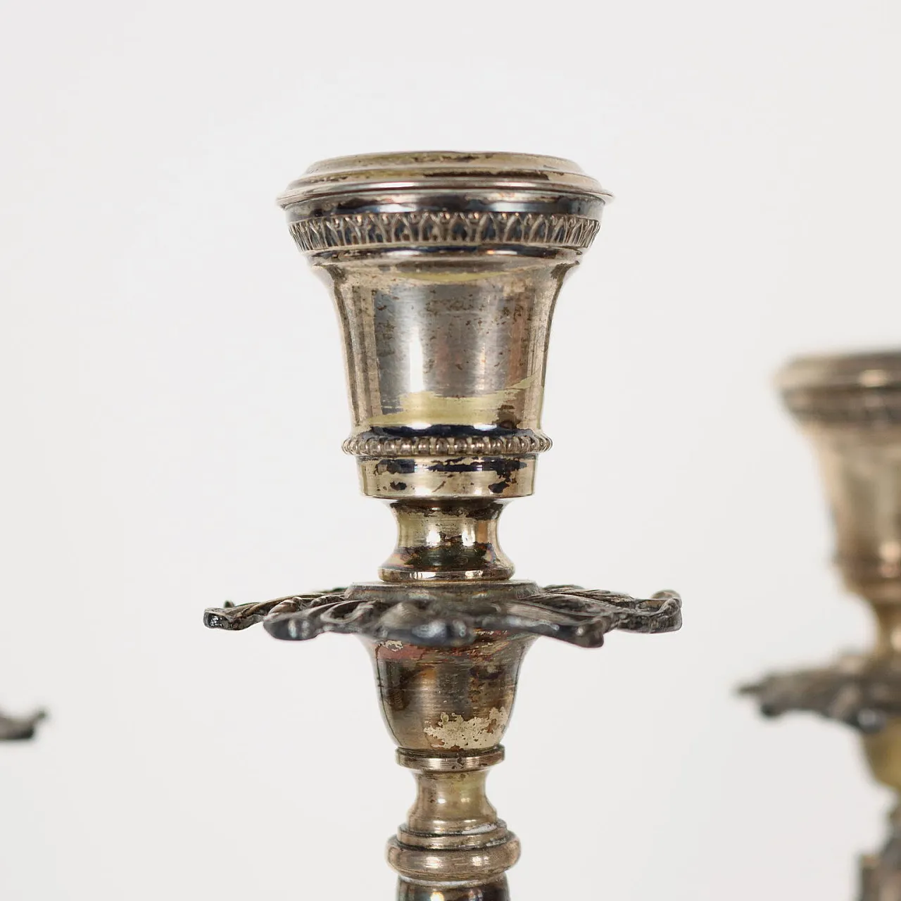 Coppia di candelabri in argento di Brandimarte 4