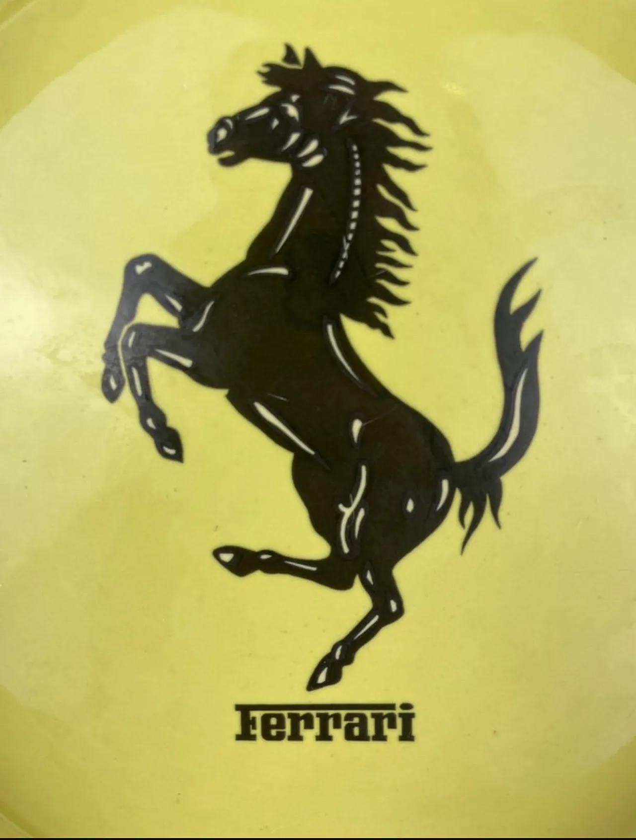 Posacenere Ferrari giallo in ceramica, anni '90 2