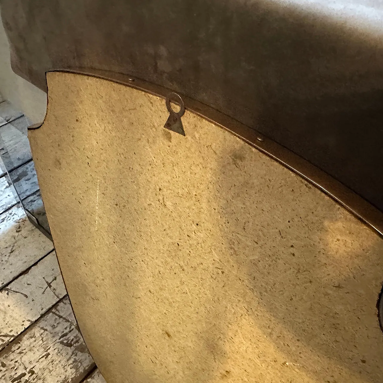 Specchio da parete a scudo in ottone di Gio Ponti, anni '60 2