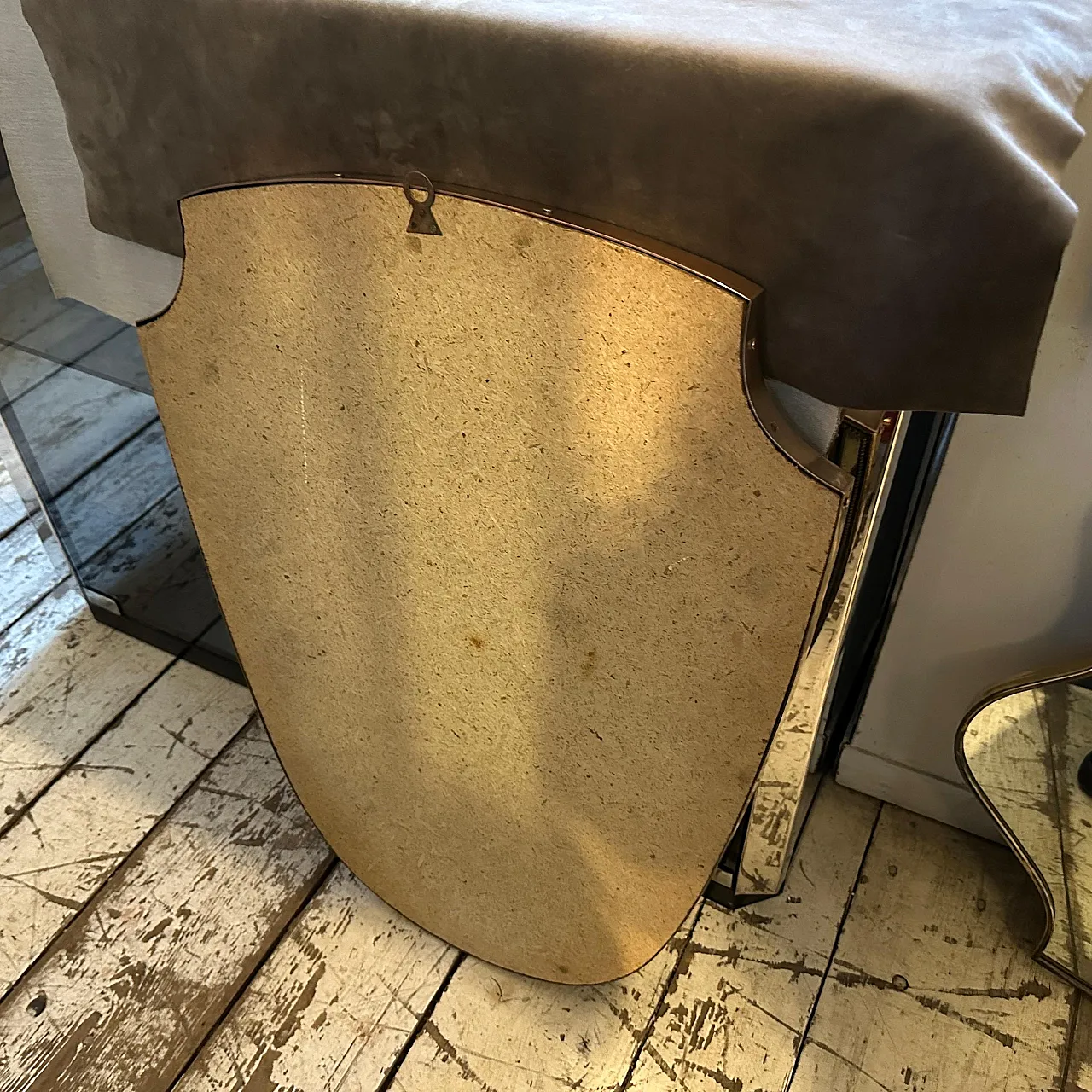 Specchio da parete a scudo in ottone di Gio Ponti, anni '60 5