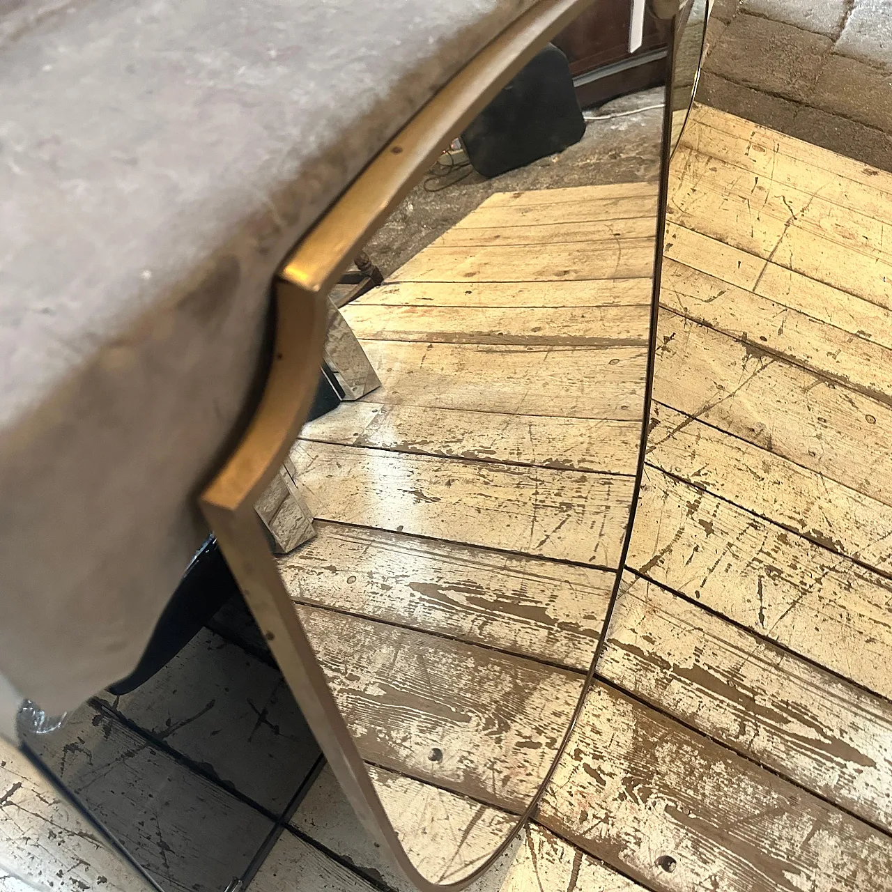 Specchio da parete a scudo in ottone di Gio Ponti, anni '50 10