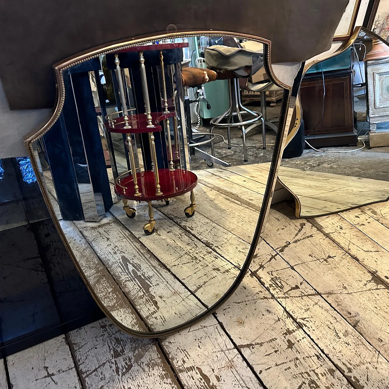 Specchio da parete a scudo in ottone di Gio Ponti, anni '60 11